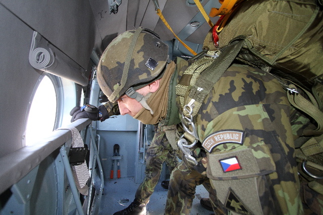 Nový padákový komplet OVP-12SL 08