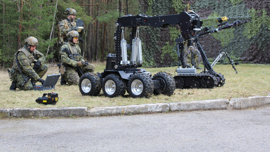 Pyrotechnici z Bechyně převzali novou techniku od USA