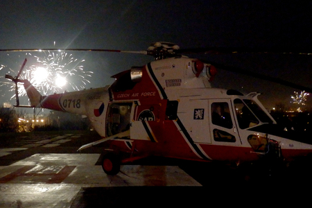 Záchranářský vrtulník z bechyňské základny vzlétl o Silvestru ke dvěma případům