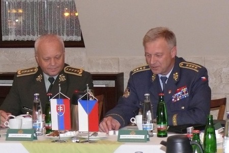 Spolupráce mezi českými a slovenskými ozbrojenými silami zdárně pokračuje