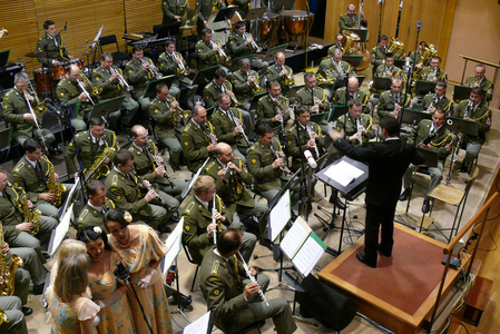 Přijďte si poslechnout klasiku i vánoční melodie v podání armádních hudebníků