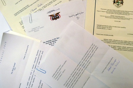 Kondolence k tragickému úmrtí českých vojáků stále přicházejí