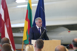 Minister Metnar delivering his remarks 