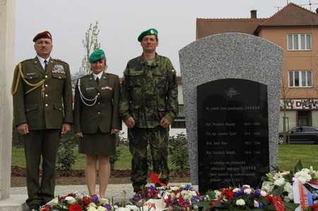 V Uherském Ostrohu si lidé připomněli hrdinství parašutistů ze skupiny Carbon