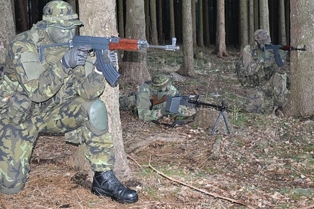 Dělostřelci cvičili v Brdech