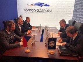 Ministr obrany Lubomír Metnar na jednání se zástupcem Generálního tajemníka OSN pro mírové operace Jean-Pierrem Lacroixem