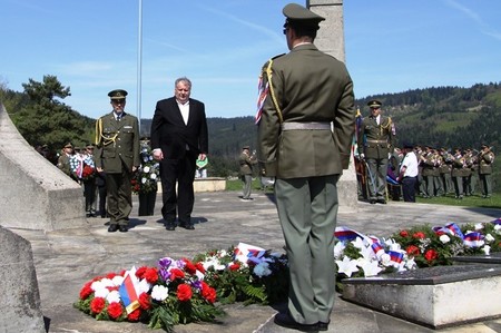 V Ploštině a Prlově si pamětníci připomněli tragédii z konce 2. světové války