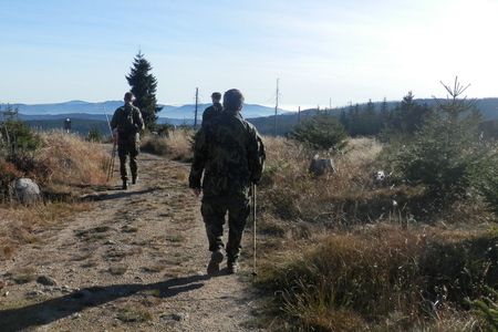 Na sto osmdesát vojáků pochodovalo přes tři země