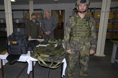 Agentura logistiky převzala první část balistických vest, celkem jich dostane 5500