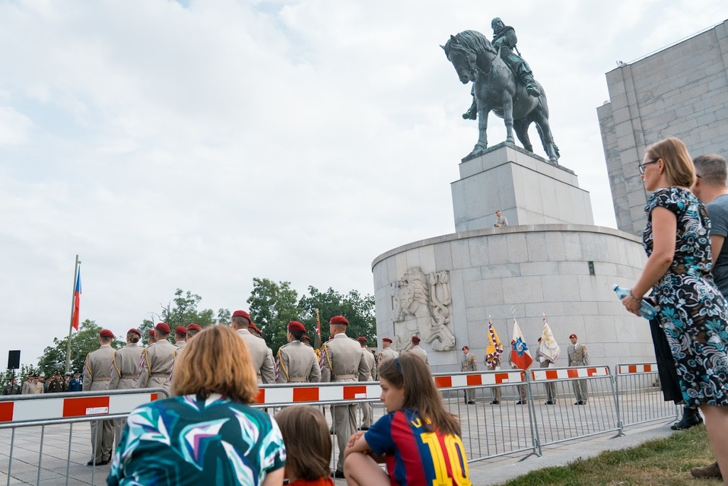 Den ozbrojených sil připomněl odkaz československých legionářů i službu dnešních vojáků