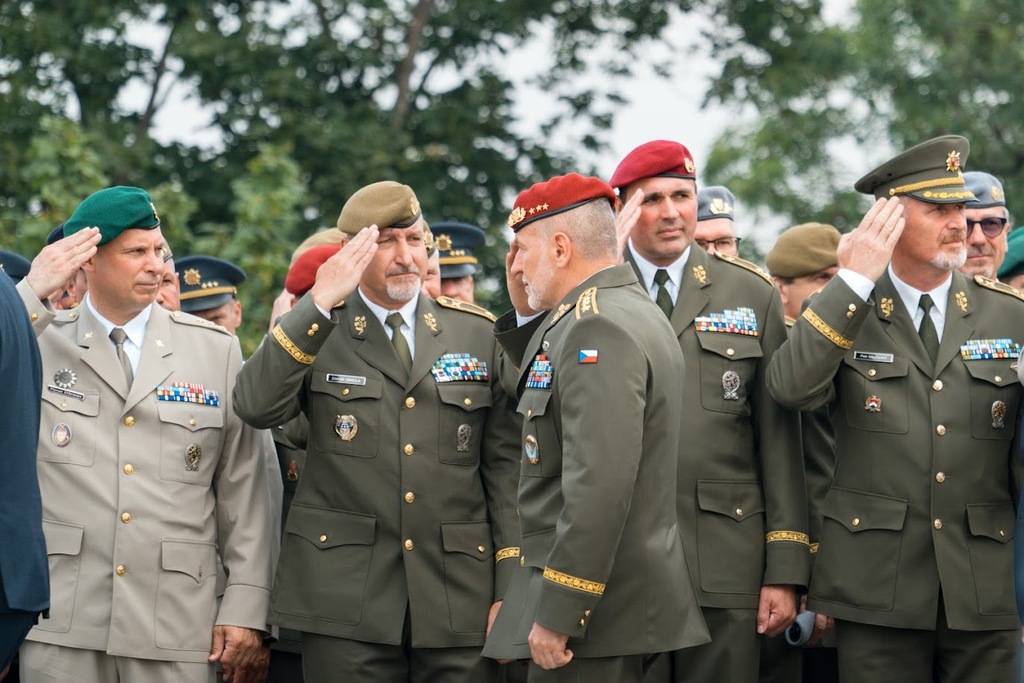 Den ozbrojených sil připomněl odkaz československých legionářů i službu dnešních vojáků