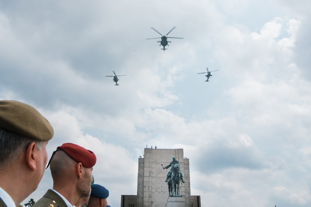 Den ozbrojených sil připomněl odkaz československých legionářů i službu dnešních vojáků