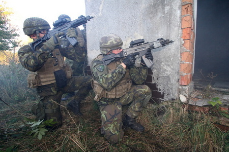 Příprava na vstup do budovy