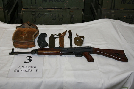 Armáda prodává další nepotřebný majetek. Tentokrát nabízí zbraně