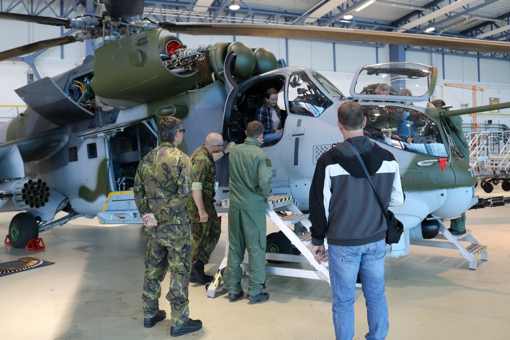 Vrtulníkáři z Náměště pokračují v tradici běhu pro válečné veterány
