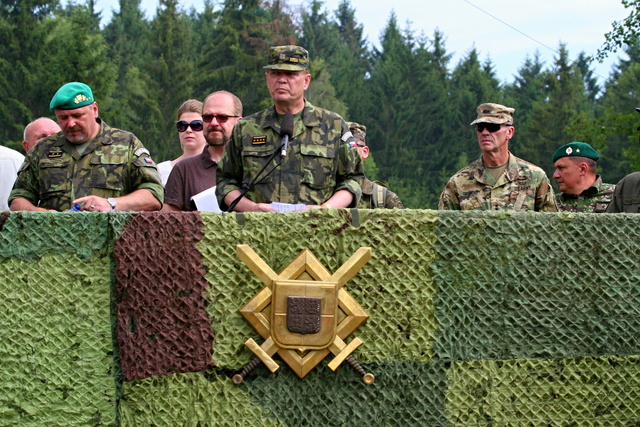NGŠ AČR armádní generál Josef Bečvář uvedl, že Den pozemního vojska není jen o ukázce moderní současnosti, ale projevem naší úcty k historické tradici
