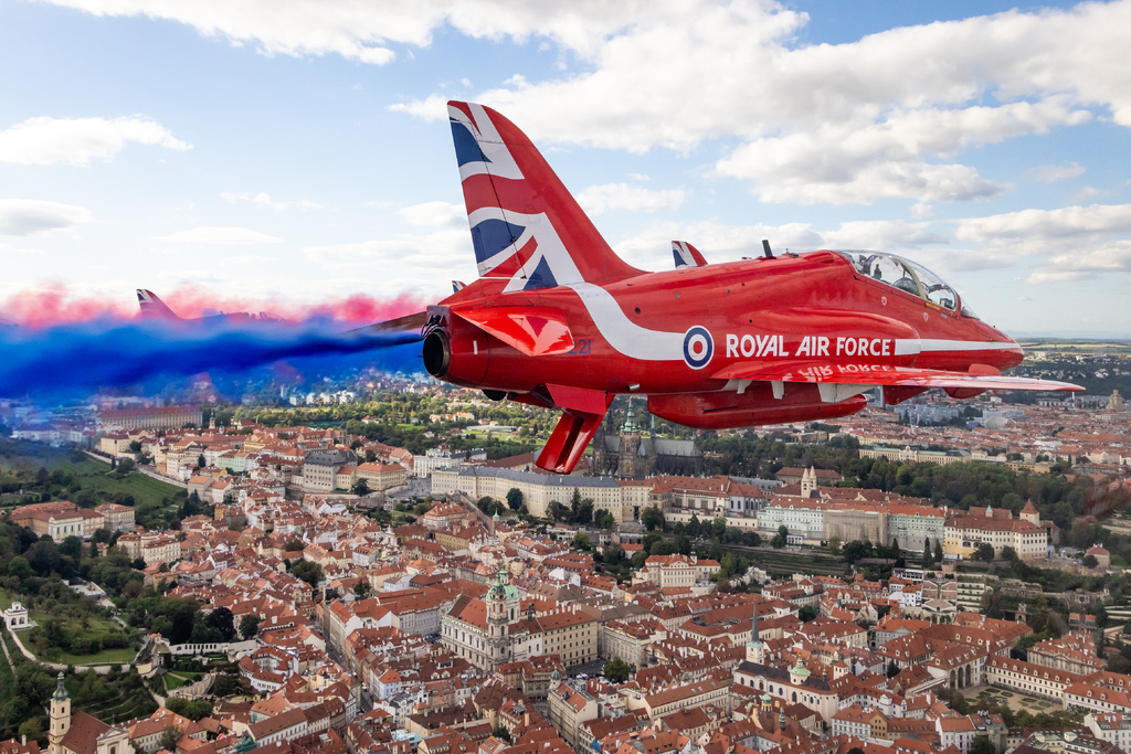 Plánovaný přelet Red Arrows nad Prahou se neuskuteční, zájemcům se představí pouze na Dnech NATO