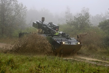 Rozbahněný terén vyžadoval maximální koncentraci