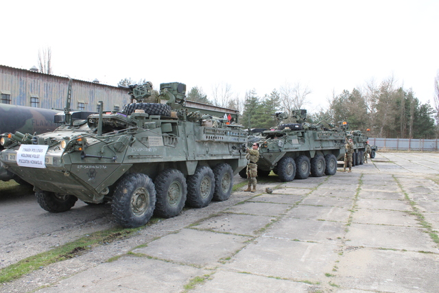 Rychlé dotankování vozidel Stryker