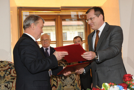 Exchange of the signed Protocol documents