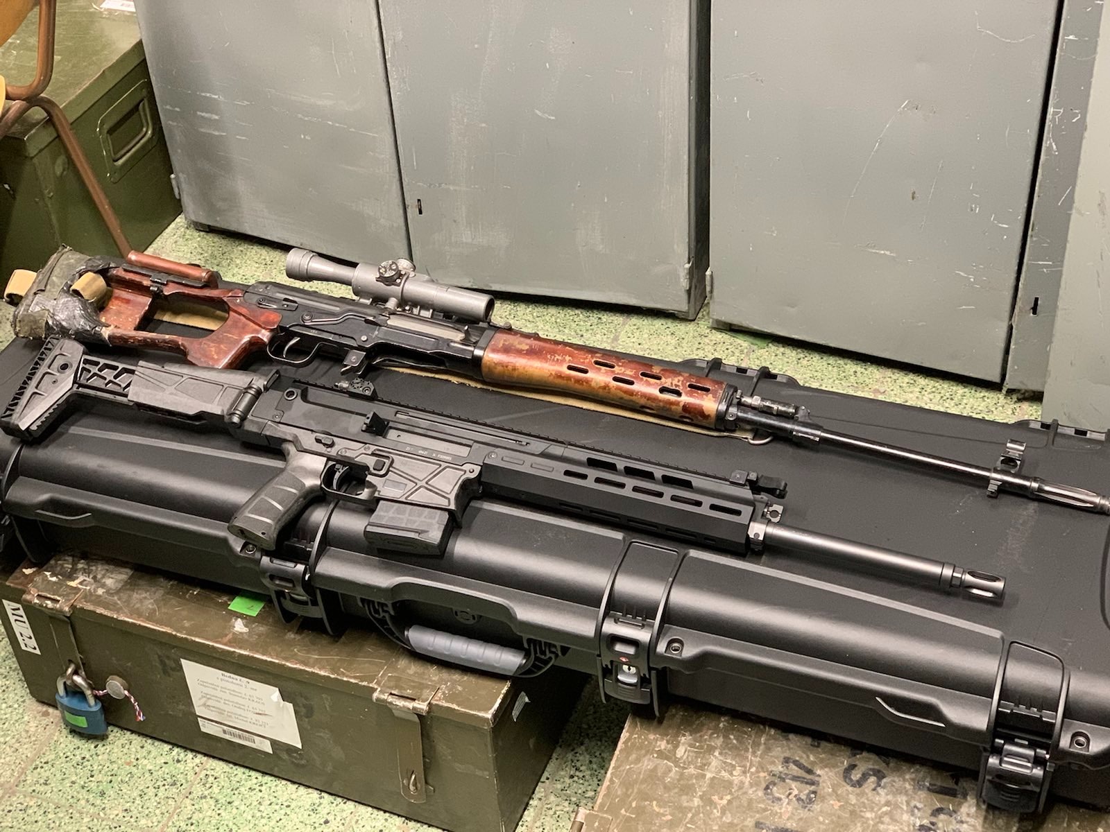 Srovnání - samonabíjecí odstřelovací puška SVD Dragunov a puška pro přesnou střelbu CZ BREN 2 PPS