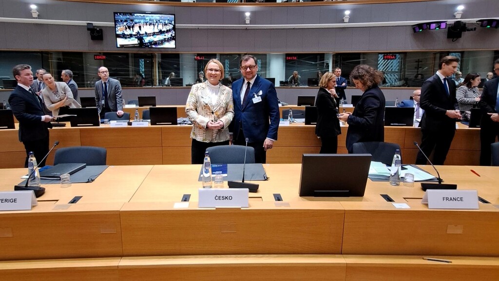 EU Ministers of Defence convened in Brussels to discuss military aid to Ukraine and other current security issues 