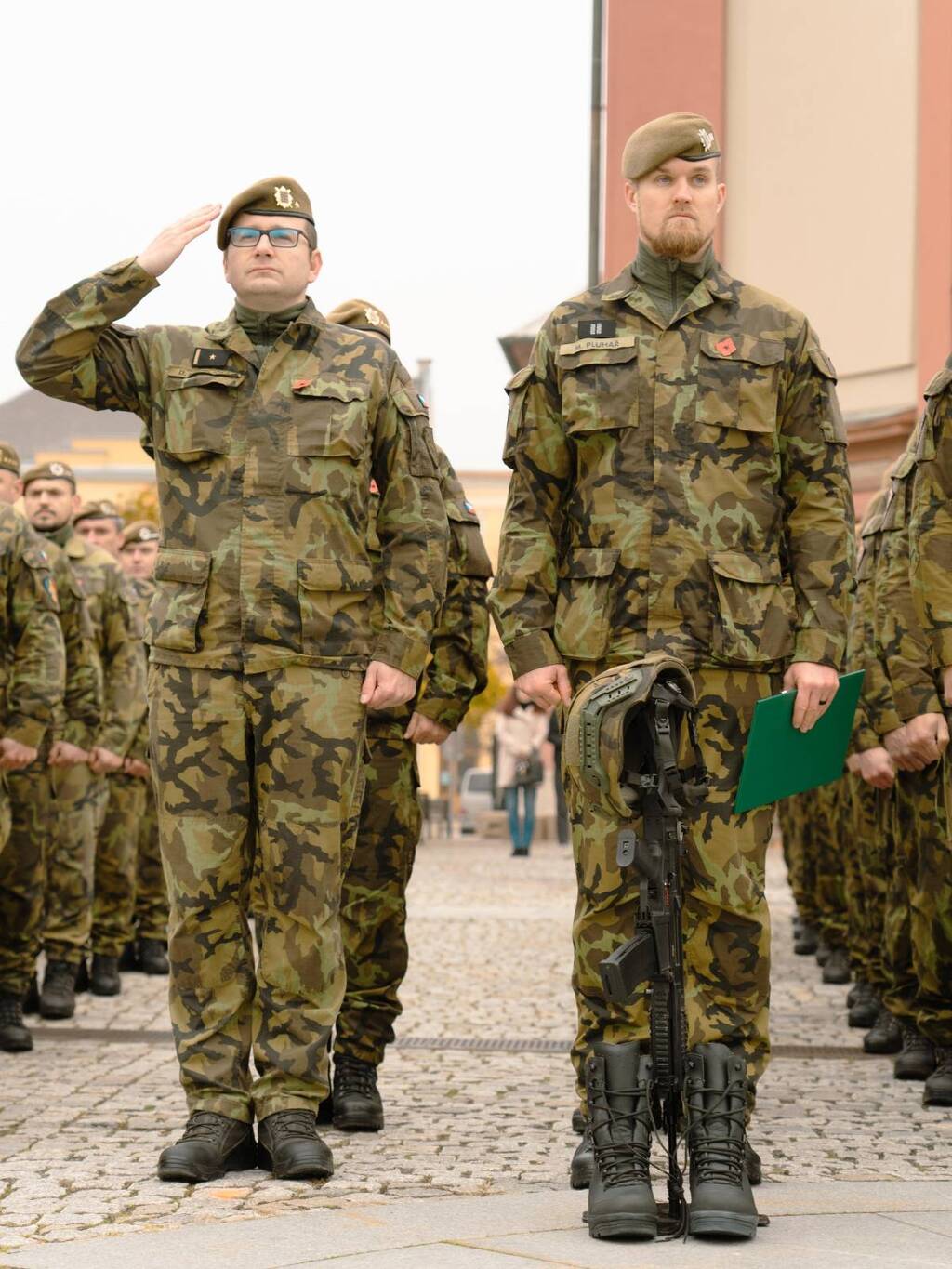 7. mechanizovaná brigáda si připomněla 30. výročí výstavou, ukázkou výcviku i slavnostním nástupem