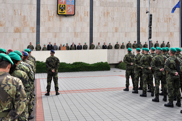 Sllavnostní přísaha ve vyškovských kasárnách