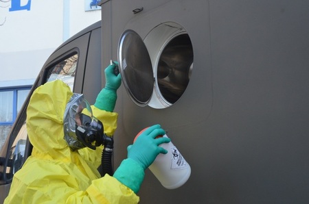 Armáda v Pardubicích představila unikátní mobilní laboratoř