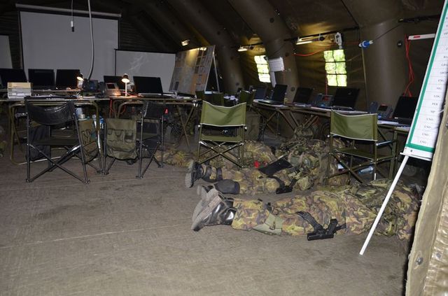 Štáb reaguje na přímé ohrožení dělostřeleckou palbou