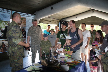 Specialisté na civilně-vojenskou spolupráci a psychologické operace mají nového pomocníka