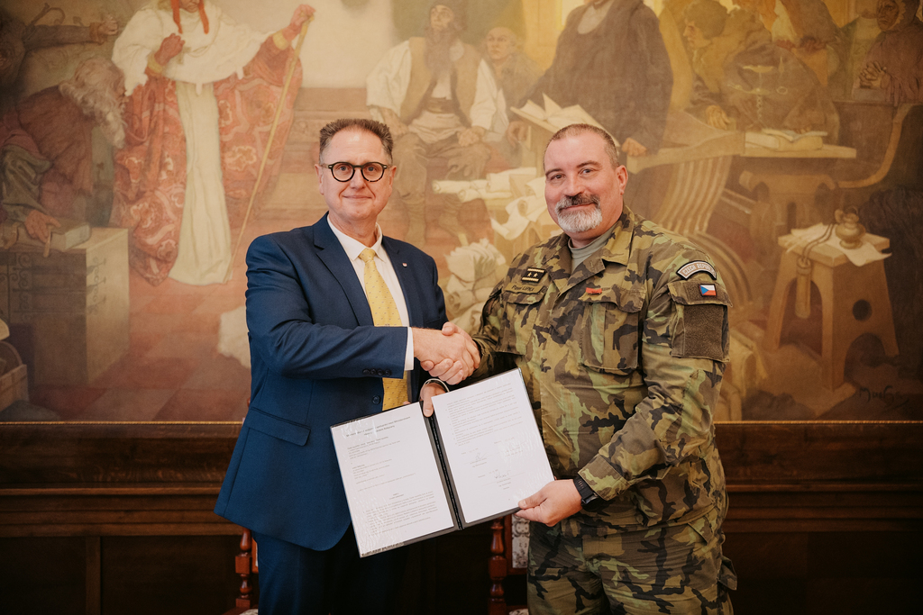 Starosta Rokycan Tomáš Rada (vlevo) a genmjr. Pavel Lipka 