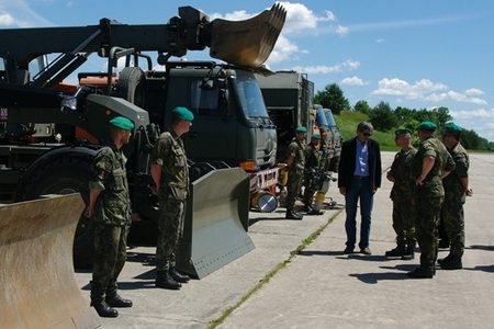 Ženisté své umění předvedli ministrovi obrany