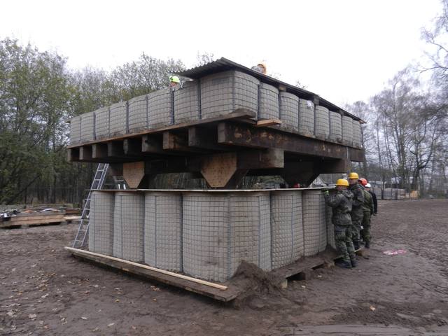 Pozorovací stanoviště stavěli vojáci 153. ženijního praporu z Olomouce 