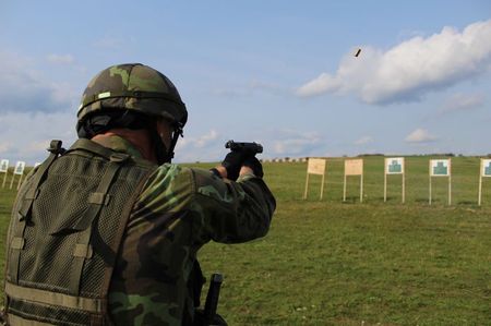 Střelba z pistole ráže 9mm Phantom