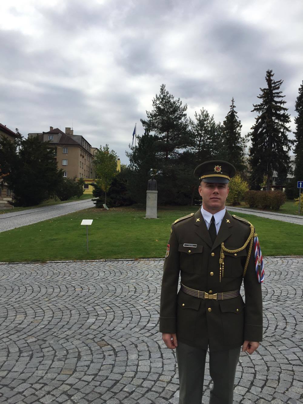 Svob. Jan Háva v uniformě Čestné stráže AČR.
