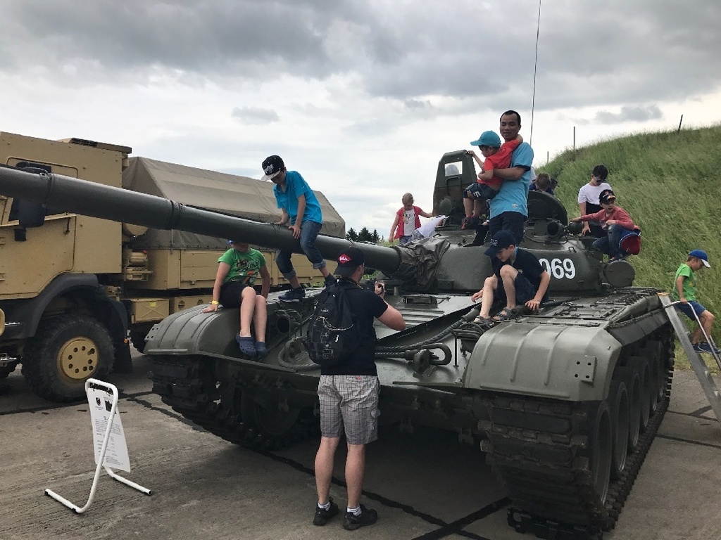 Tank přilákal děti i dospělé