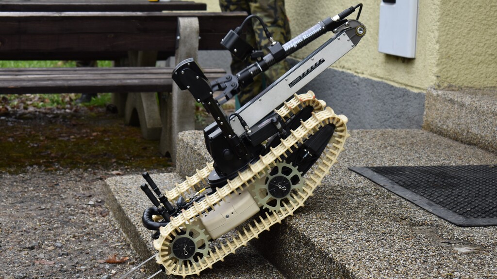 Vylepšené verze robotů poslouží doma i v zahraničí