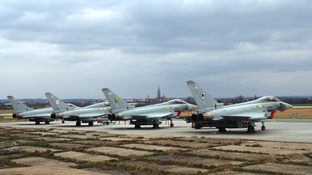 Nebe nad Čáslaví budou křižovat české a britské stíhačky. Koná se tu společné cvičení 