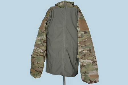 Tzv. Combat Shirt s kamuflážním vzorem Multicam