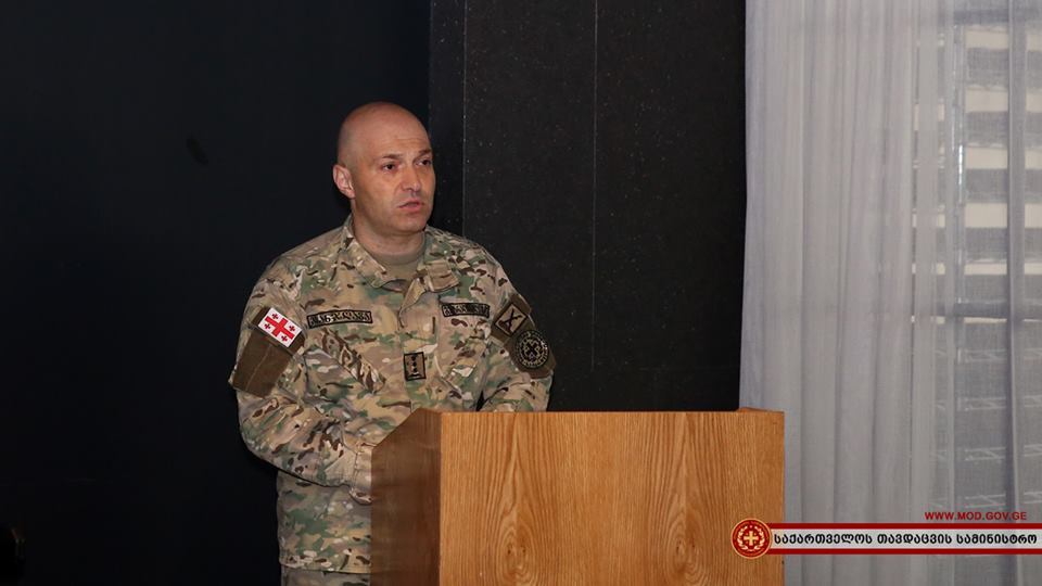 Účastníky přivítal Col. Janjgava, 1. zástupce náčelníka genrálního štábu gruzínské armády