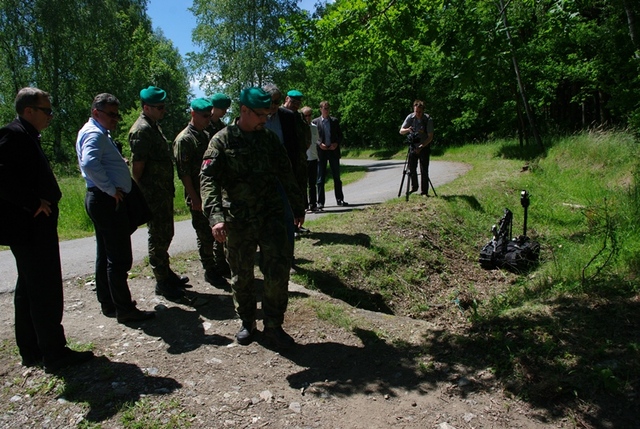 Ukázka činnosti jednotky EOD (2)