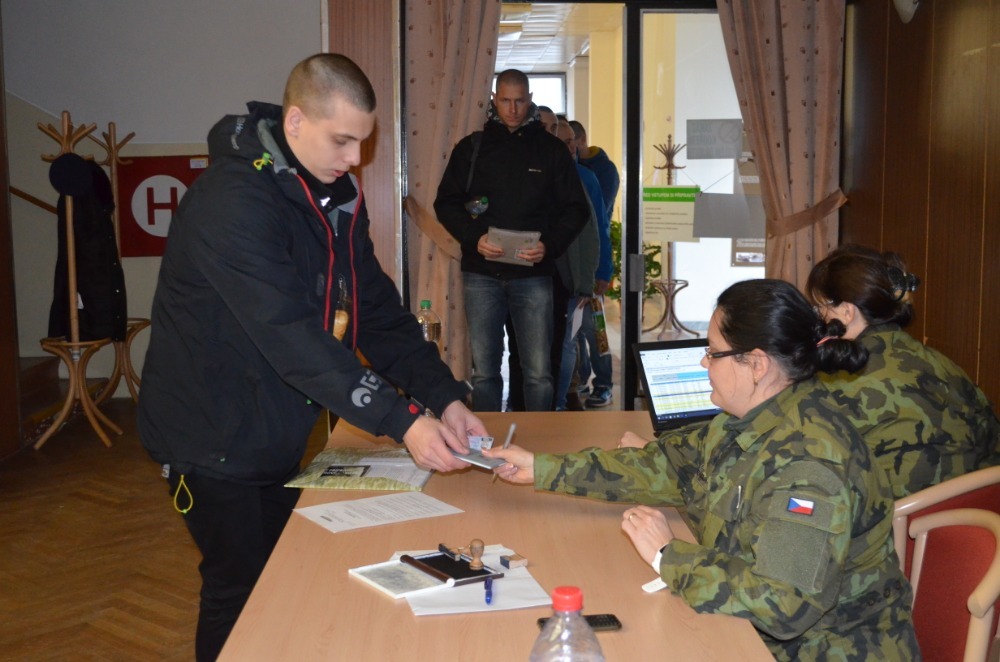 Úvodní evidenční formality u personalistů VeV-VA