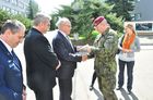 Velitel 4. brigády rychlého nasazení plukovník Miroslav Hlaváč se loučí s izraelskou delegací