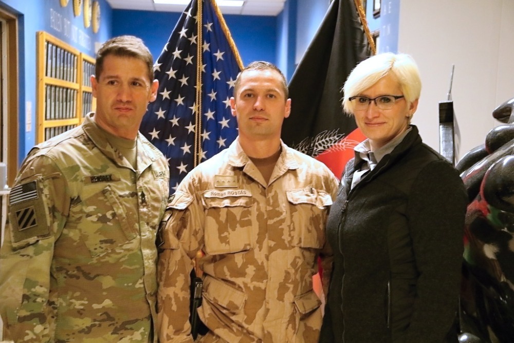 Commanders of the Czech and American units with the Czech Minister of Defence at Bagram Air Field Base