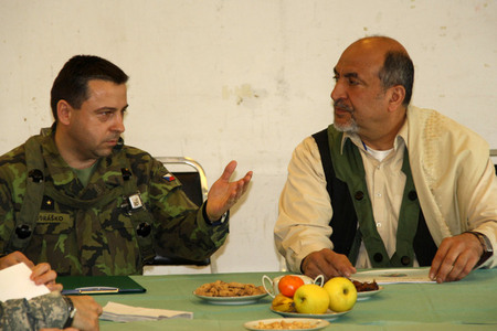 Commander discusses PRT projects with governor of the province