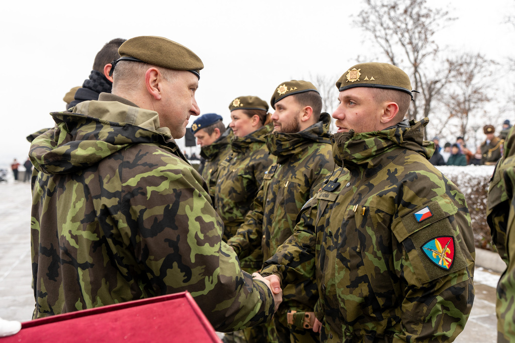 Plnili úkoly na třech kontinentech. Po návratu ze zahraničních operací byli oceněni na Vítkově