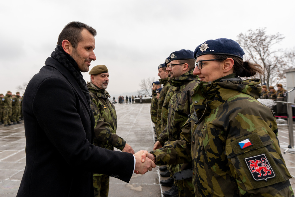 Plnili úkoly na třech kontinentech. Po návratu ze zahraničních operací byli oceněni na Vítkově