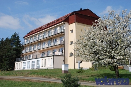 Armádní generál Bečvář ocenil zdravotní péči, kterou dostávají vojáci na Slapech