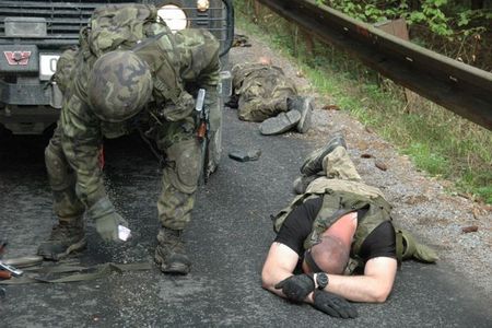 Komandem prošlo 18 lidí, poprvé ho dokončila i žena 